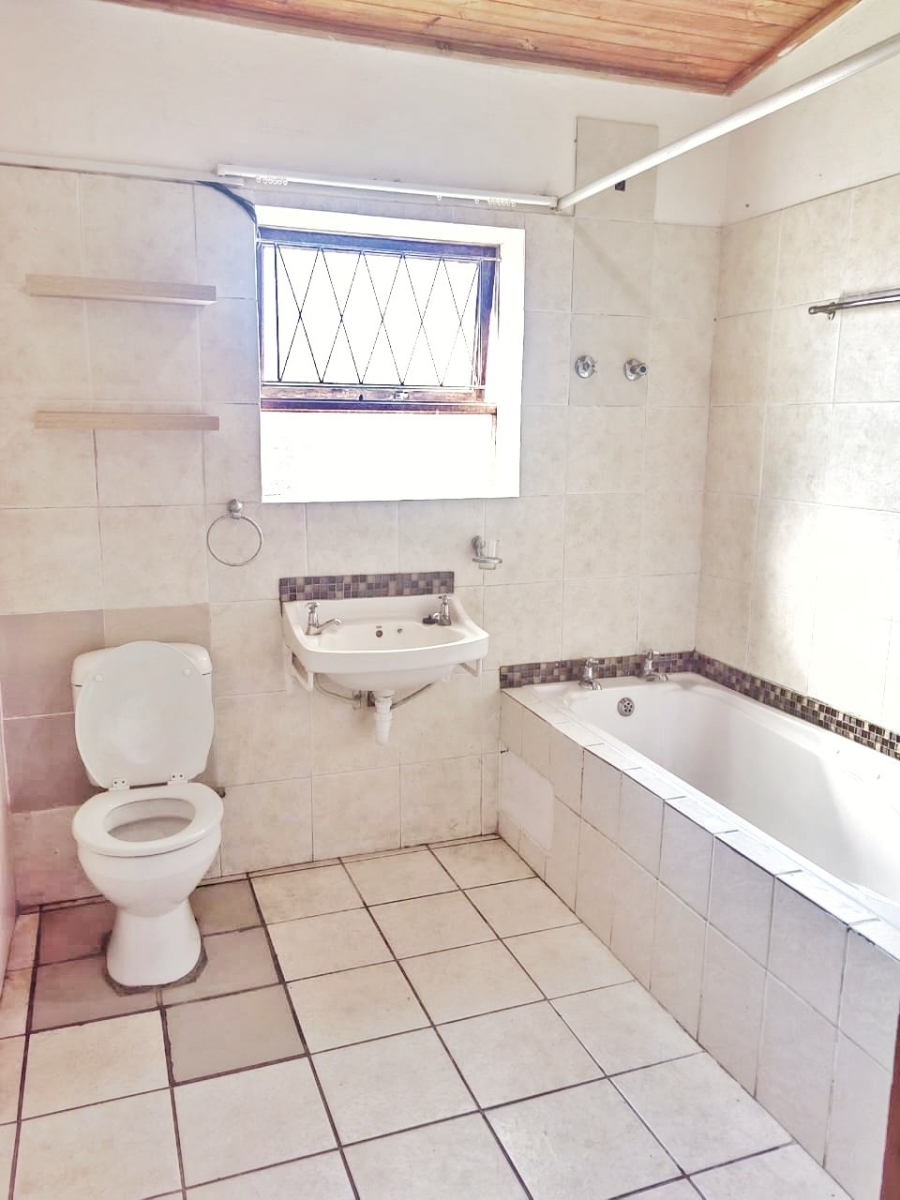 Commercial Property for Sale in Theescombe Eastern Cape